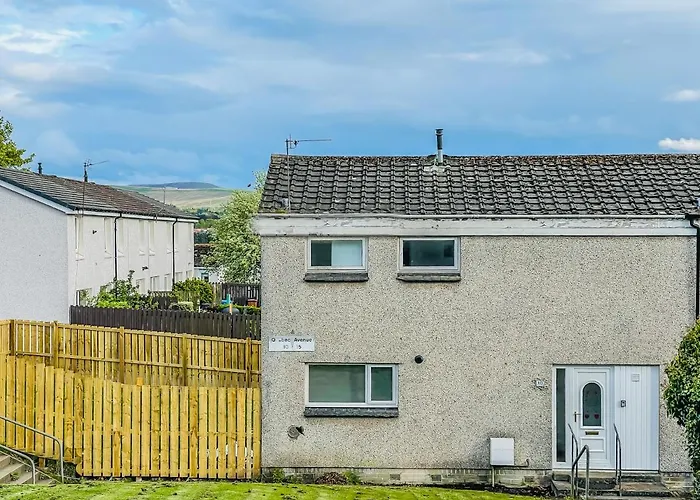 Cheerful Stays - Livingston - 4 Bedroom 3 Bath Home